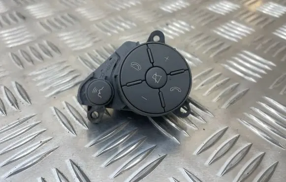 Mercedes-Benz S W221 Steering wheel buttons/switches A2218215851
