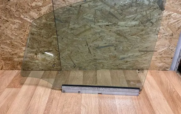 Opel Zafira A Front door window glass four-door 43R007023