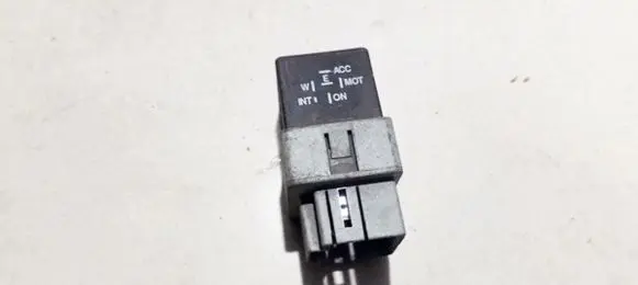 Mitsubishi Carisma Other relay mb953394