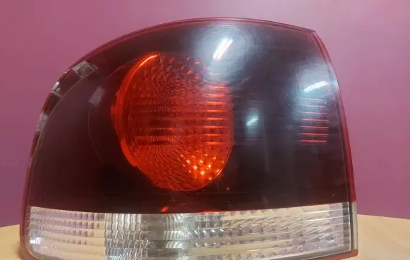 Volkswagen Touareg I Rear/tail lights 7L6945095R