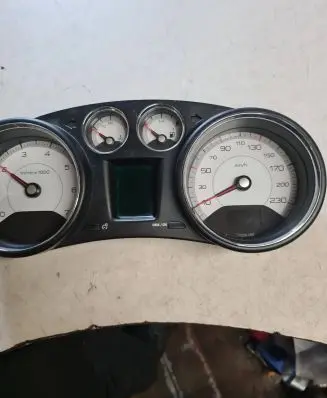 Peugeot 308 SW Speedometer (instrument cluster) 9665107580 TYA3ZXFBT 503001555110