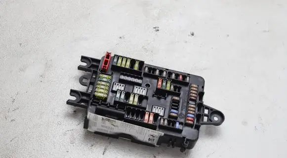 BMW 4 F32 F33 Fuse module 9337880