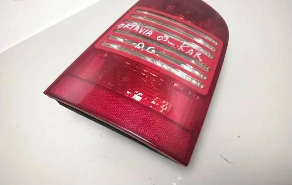 Skoda Octavia Mk1 (1U) Rear/tail lights 1U9945112B 1U9945096E KW363AN379