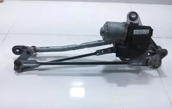 Tesla Model 3 Front wiper linkage and motor 107672599F