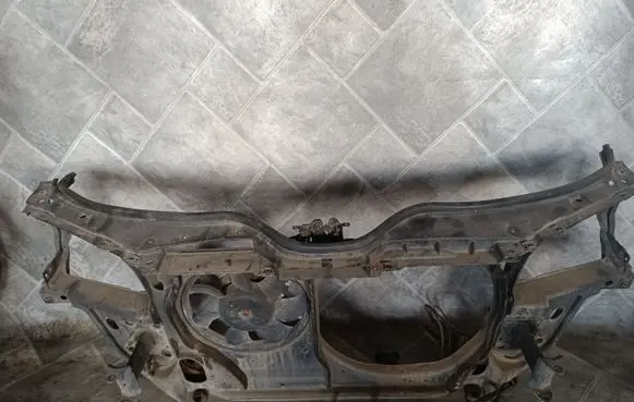 Volkswagen PASSAT B5 Radiator support slam panel