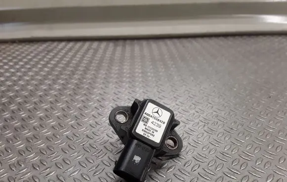 Mercedes-Benz A W169 Air pressure sensor A0041538428