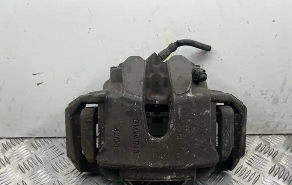BMW 5 E60 E61 Front brake caliper 11819000671