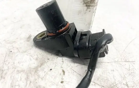 Mercedes-Benz Sprinter W906 Camshaft position sensor a0051531328