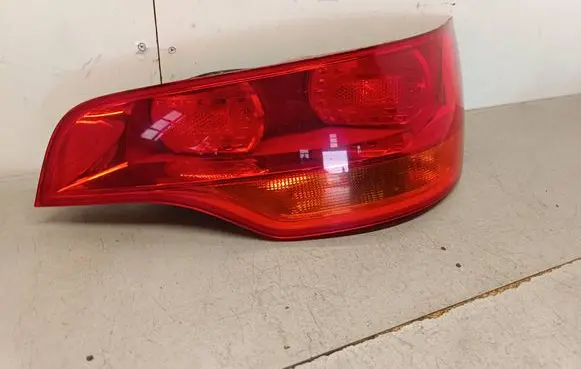Audi Q7 4L Rear/tail lights 4L0945094 027330202