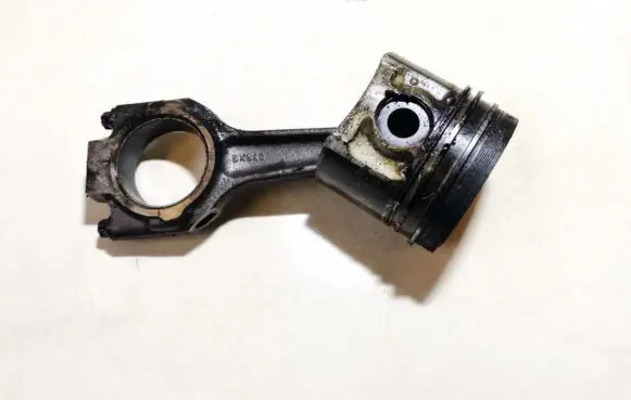 Ford Mondeo MK II Piston with connecting rod SXS40