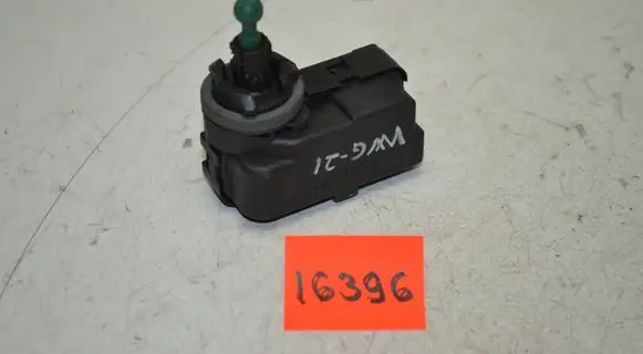 Headlight level adjustment motor