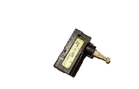 Ford Focus Headlight level adjustment motor 0307853301
