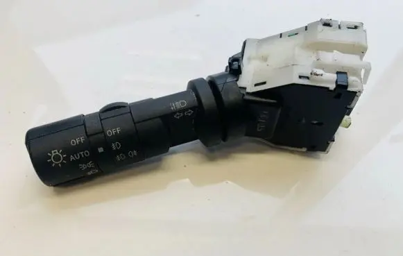Nissan Qashqai Indicator stalk 14425