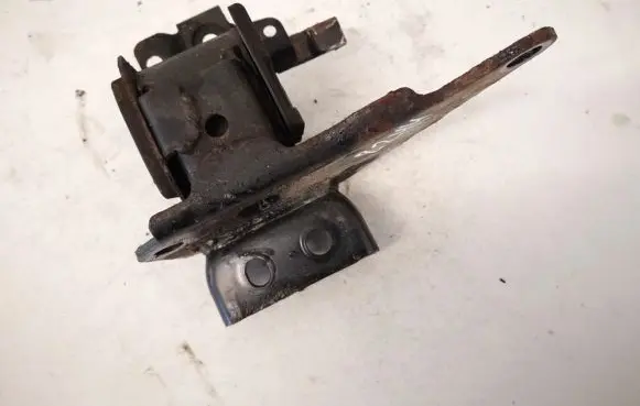 Toyota Avensis T250 Engine mount bracket
