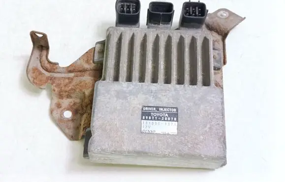 Toyota Avensis T250 Fuel injection control unit/module 8987120070
