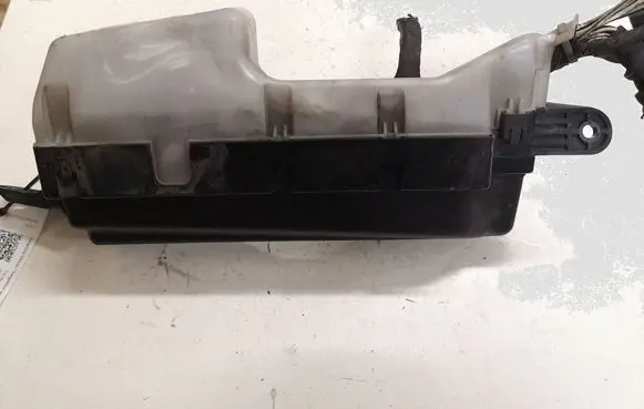 Toyota Avensis T250 Fuse module