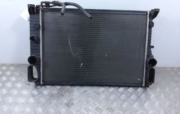 Mercedes-Benz CLS C219 Coolant radiator 872795L A2115002302