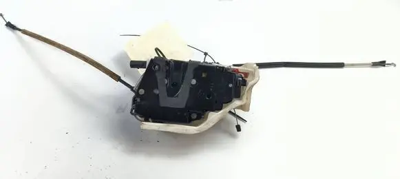 Volkswagen Phaeton Rear door lock PA6630F