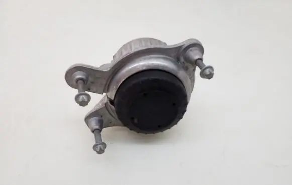 Mercedes-Benz C W205 Engine mount bracket A2052406617