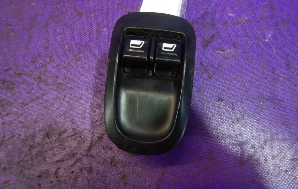 Peugeot 206 Quarter vent window switch 