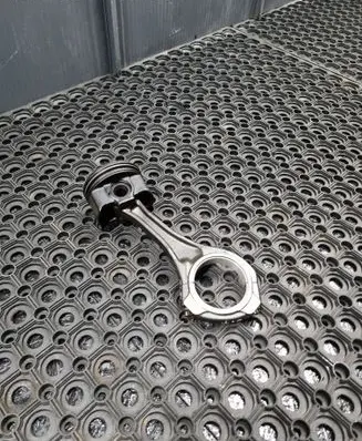 Mercedes-Benz CLS C218 AMG Piston with connecting rod 