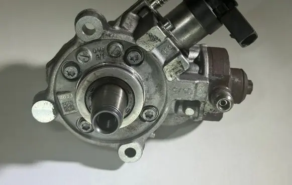 BMW 3 F30 F35 F31 Fuel injection high pressure pump 7823452 13517823453 13518573249