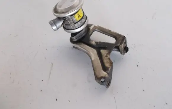 Opel Vectra A EGR valve 90470420