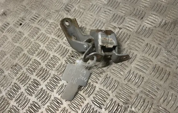 Nissan Navara D22 Front door hinge set 