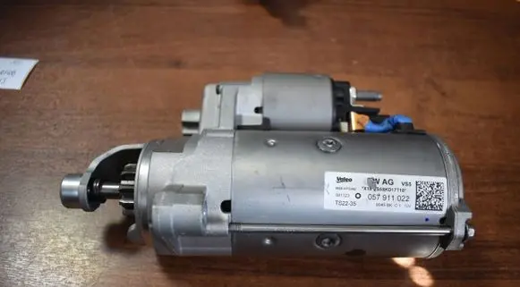 Audi Q7 4M Starter motor 057911022