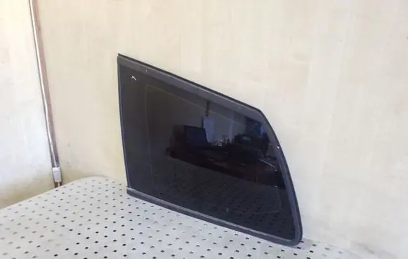 Citroen C4 Grand Picasso Rear side window