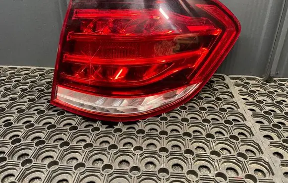 Mercedes-Benz E W212 Rear/tail lights 615902 A2129061803 ZGS0140