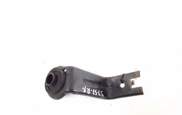 Toyota Avensis T270 Radiator mount bracket 16533-0R020