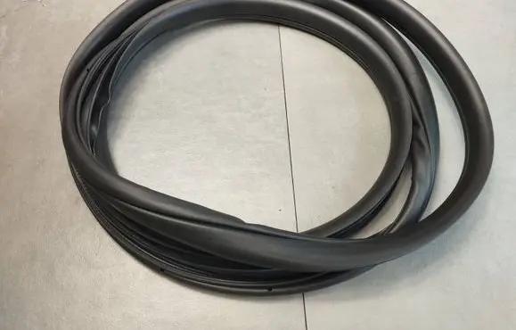 Volkswagen Amarok II Rear door rubber seal (on body) 2HJ839912B