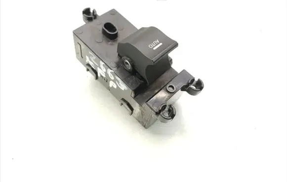 Hyundai i40 Electric window control switch 93575-3Z200