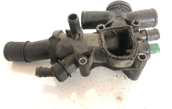 Volvo V50 Thermostat housing 