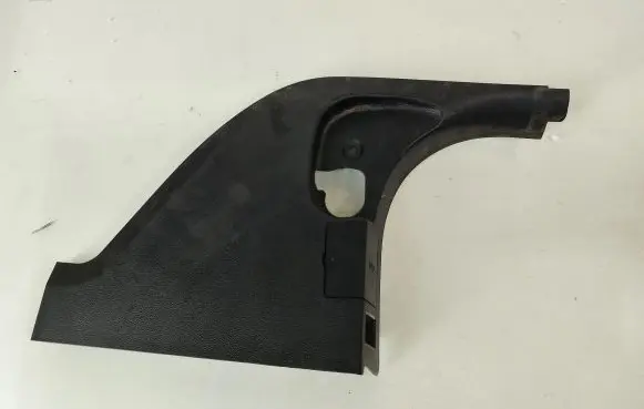 Foot area side trim