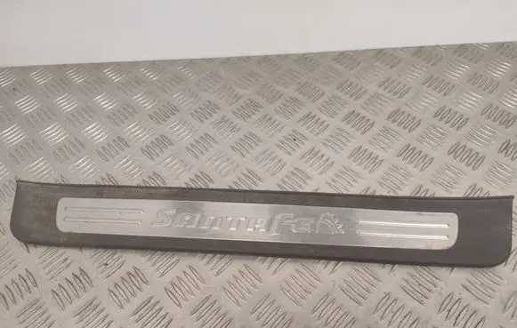 Hyundai Santa Fe Front sill trim cover 858712B000