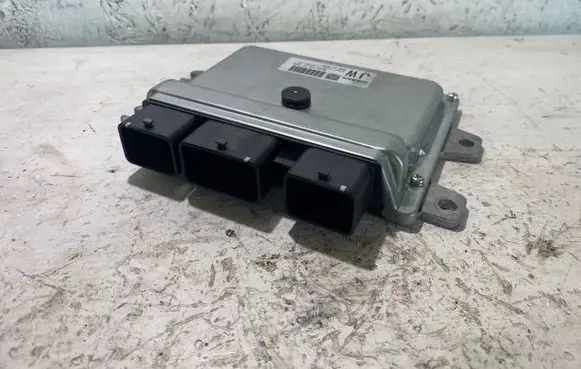 Nissan Leaf I (ZE0) Engine control unit/module MEV01102A1