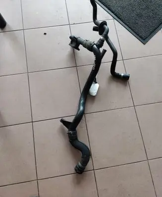 Coolant pipe/hose