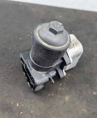 Audi A4 S4 B8 8K Oil filter mounting bracket 03L115389C 03L117021C