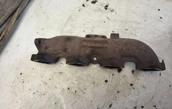 BMW 3 E46 Exhaust manifold 7790219