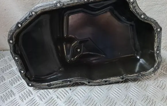 Toyota Corolla Verso AR10 Oil sump 121020R010