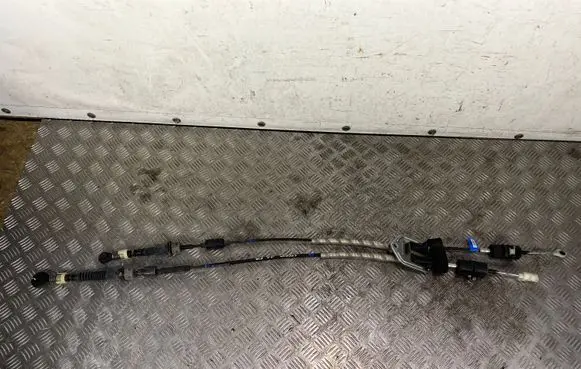 KIA Stonic Gear shift cable linkage H82500007