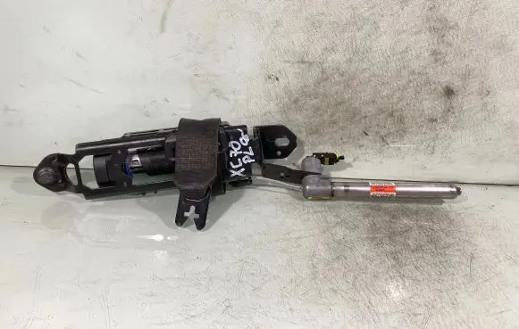 Volvo XC70 Front seatbelt 6075637r04