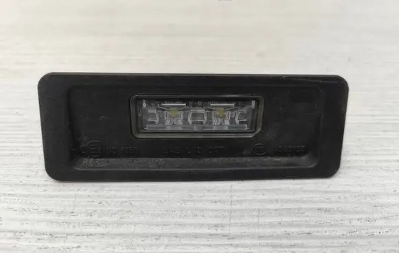 Volvo V40 Number plate light 31352526