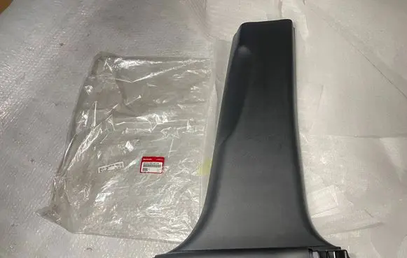 Honda Ridgeline II (B) pillar trim (bottom) 84121-TG7-A01ZA 84121-TG7 726145