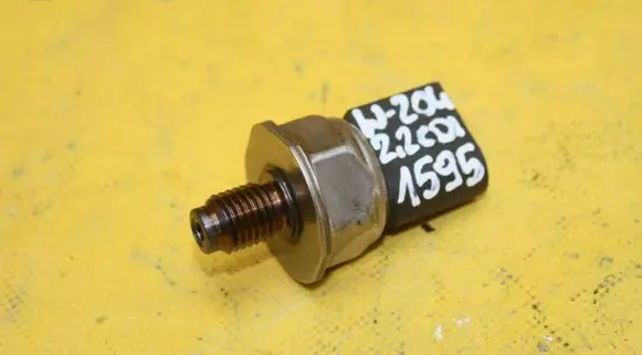 Fuel pressure sensor