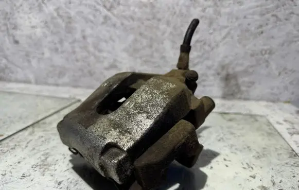 Volvo XC90 Rear brake caliper