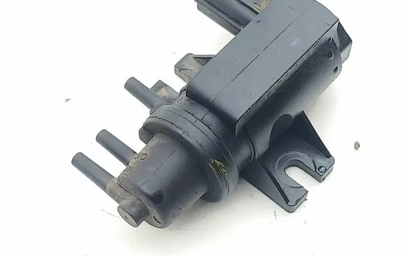 Mazda CX-5 II Vacuum valve SH0318741 70355409
