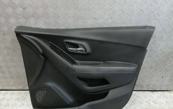 Chevrolet Trax Tailgate/trunk side cover trim 52853762